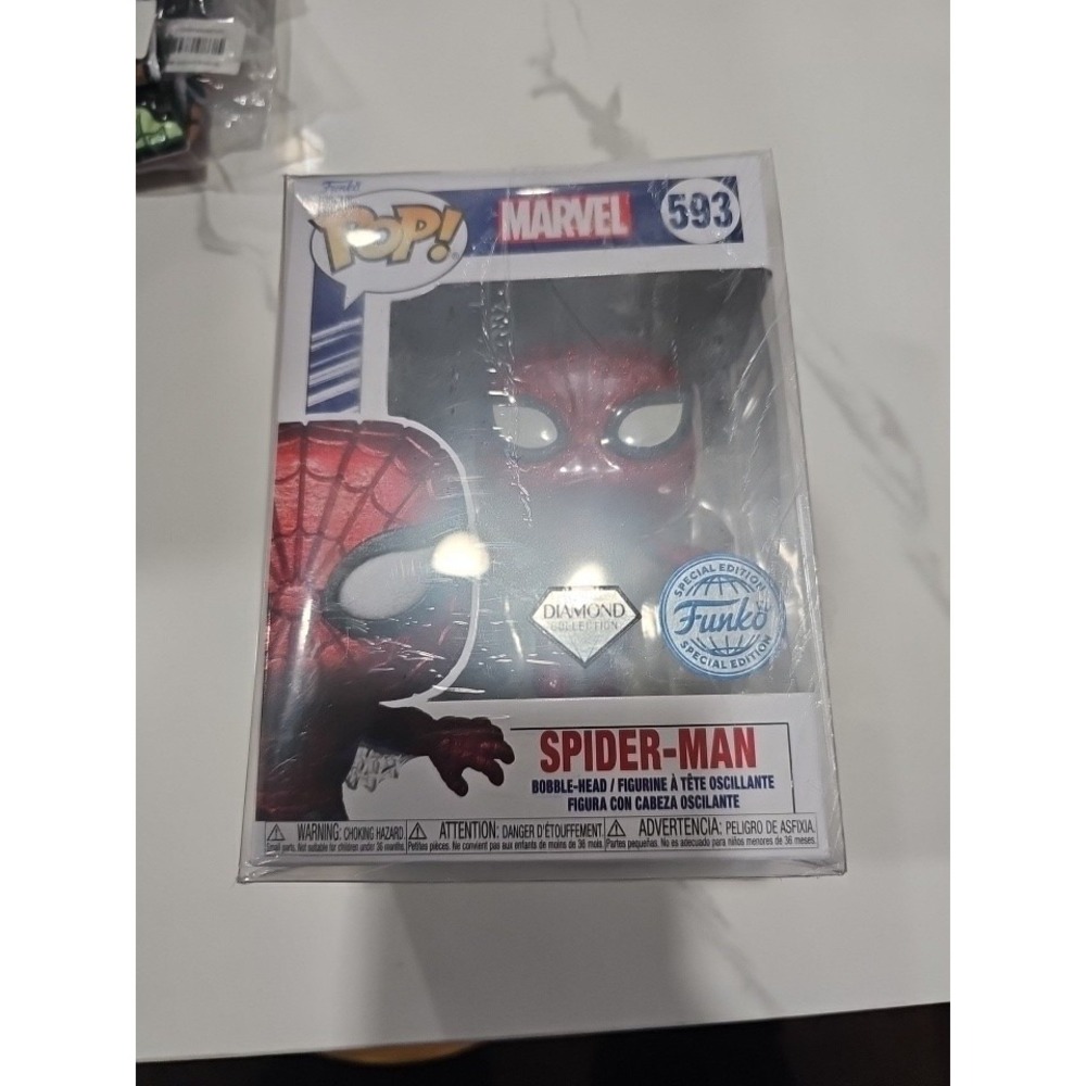 Funko Pop! Marvel Diamond Collection Spider-Man #593 Special Edition Protector